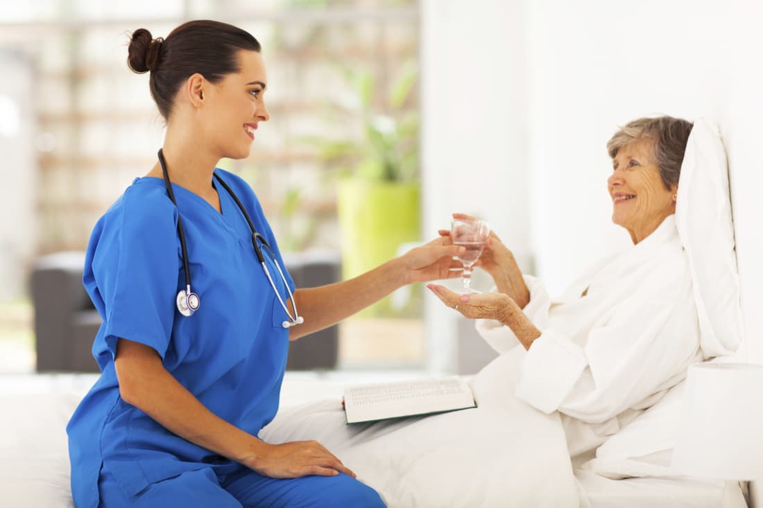 Ein Unternehmensberatung Pflegedienst kann auf verschiedene Arten zur Genesung und Rehabilitation eines Patienten beitragen