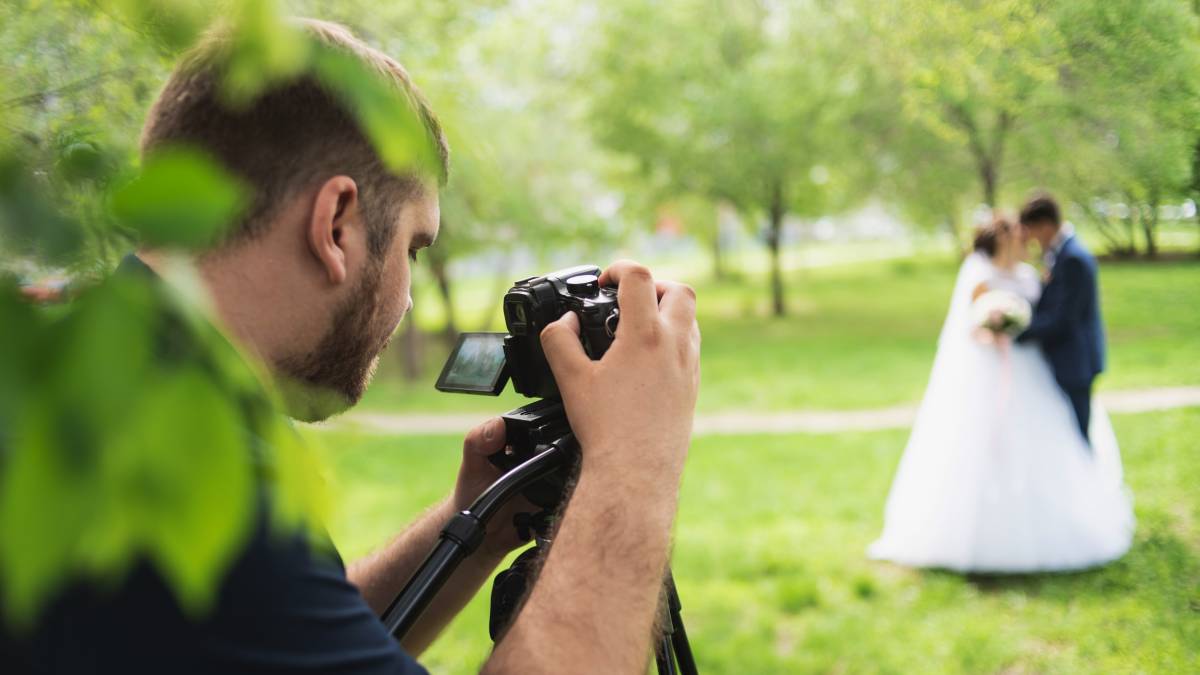 Hochzeit Videograf Düsseldorf: Wie Sie sicherstellen, dass Ihr Hochzeitsvideo die besten Momente des Empfangs einfängt