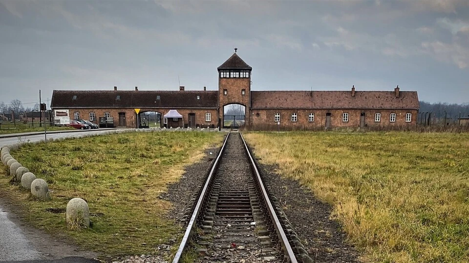 Auschwitz-Birkenau besuchen ab Krakau: Tipps, Touren und wichtige Hinweise für deinen bewegenden Ausflug zur Gedenkstätte