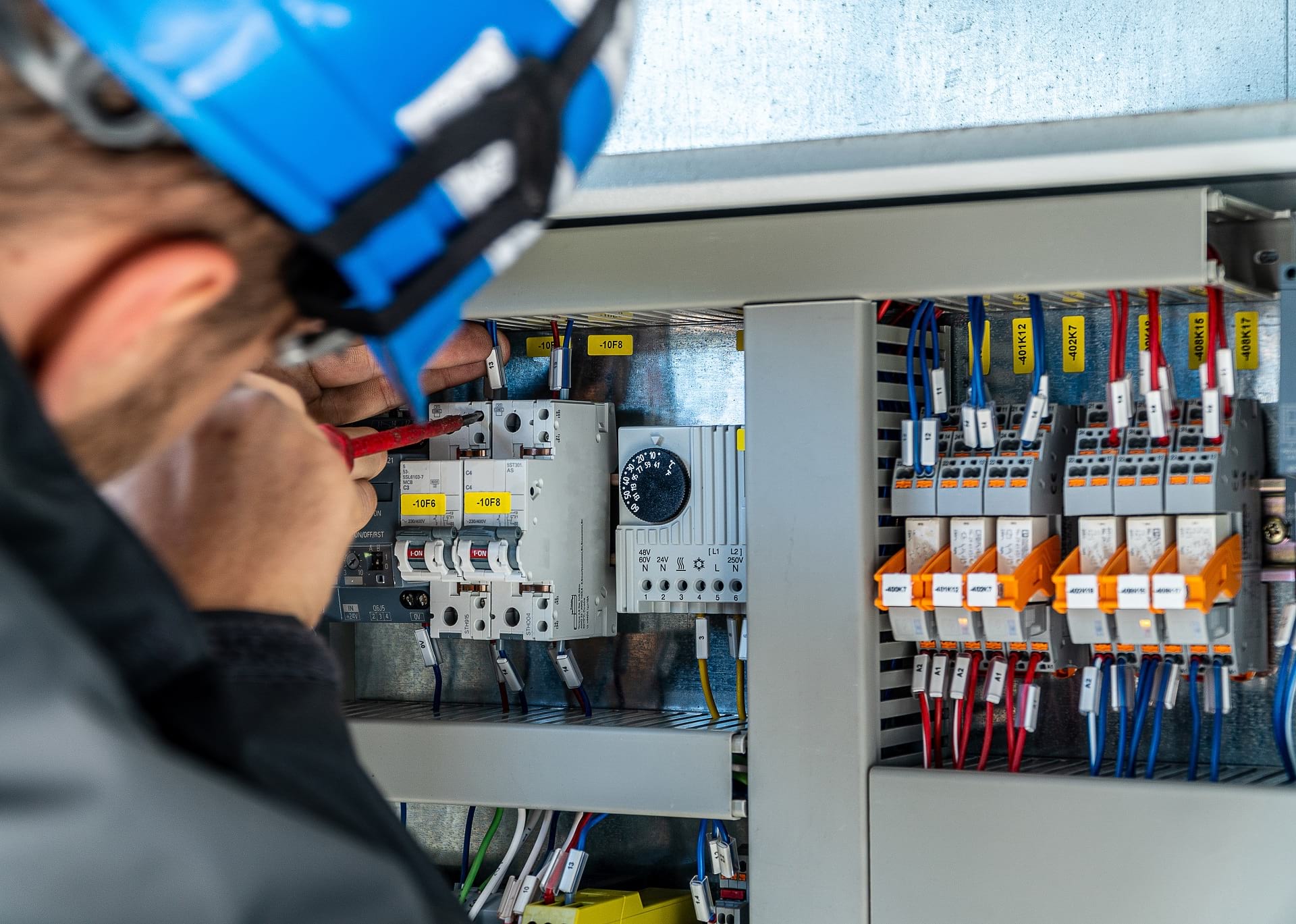 Elektriker Notdienst: Lassen Sie sich von Experten bei Stromausfällen helfen